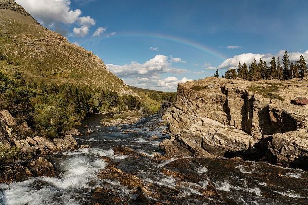 Jaynes Gallery 아티스트의 USA-Montana-Glacier National Park Rainbow above Swiftcurrent Falls작품입니다.